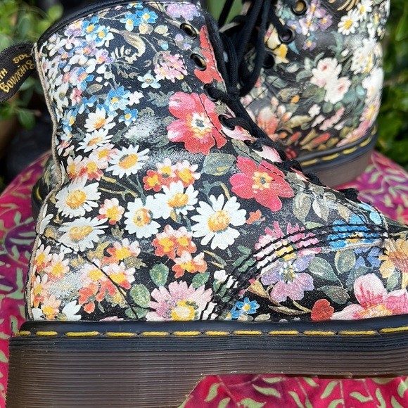 🏴 Dr. Martens MIE Sienna Miller Floral Boots UK 4 - Picture 10 of 17